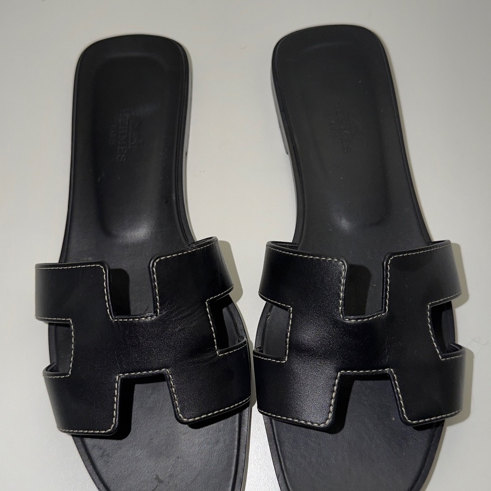 Hermès Oran Sandals – Black – Size 37.5 – Box + Dust Bags